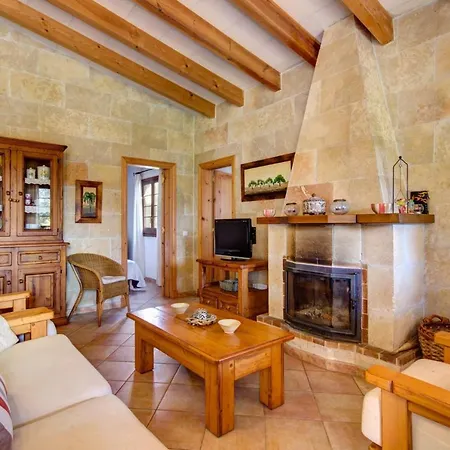 Sleeps 4 With Pool And Air Con Villa
