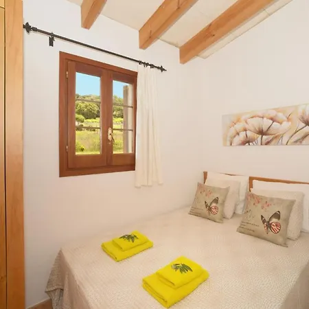 Sleeps 4 With Pool And Air Con Villa