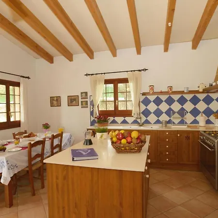 Sleeps 4 With Pool And Air Con Villa