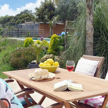 Sleeps 4 With Pool And Air Con Ferreries (Ferrerías)