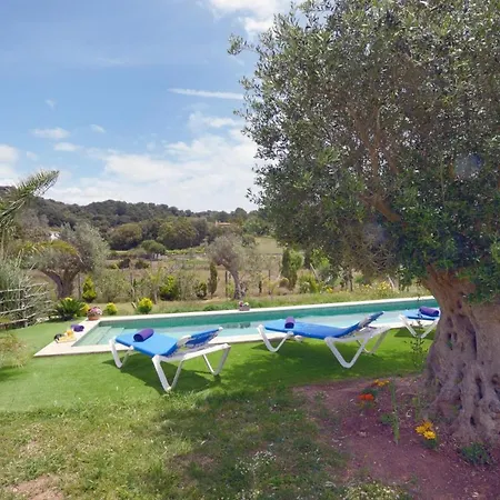 Sleeps 4 With Pool And Air Con Ferreries (Ferrerías)