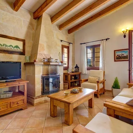 Sleeps 4 With Pool And Air Con Vila *